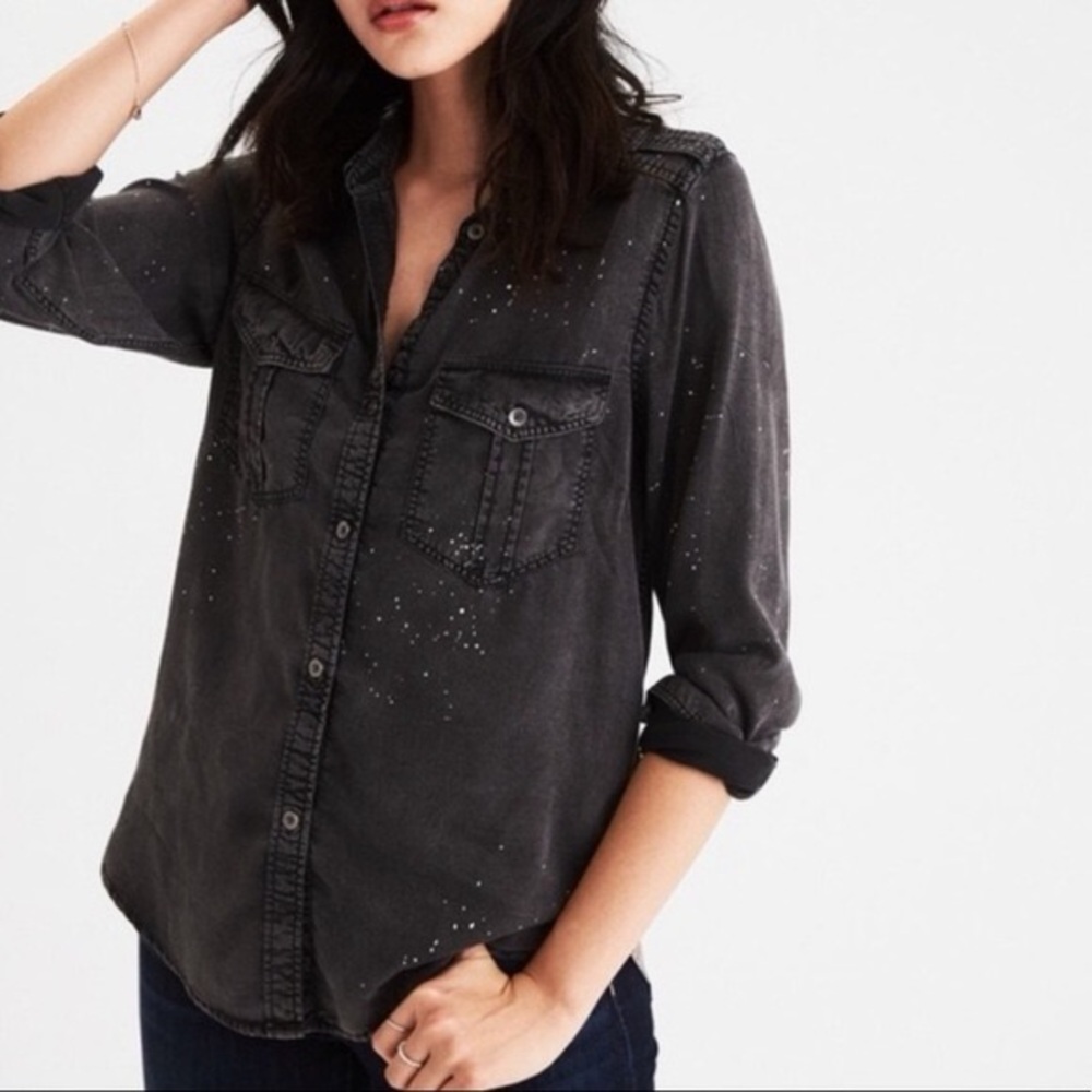 🛍 2/$18 American Eagle Black Paint Splatter Boyfriend Button Down Shirt